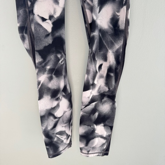 Lululemon Train Times 7/8 Pant 24" - Picture 7 of 15